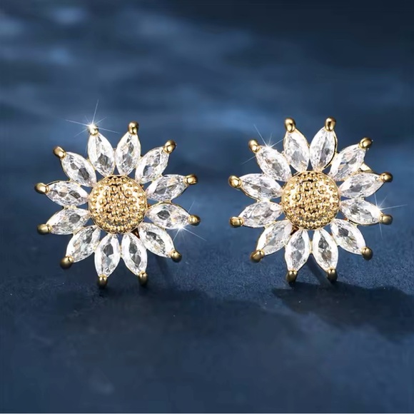 Jewelry - Gold Sunflower Stud Earrings